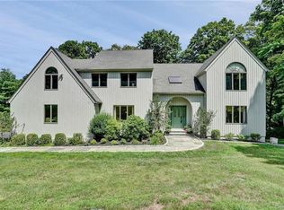 15 Cobbling Rock Rd, Katonah, NY 10536