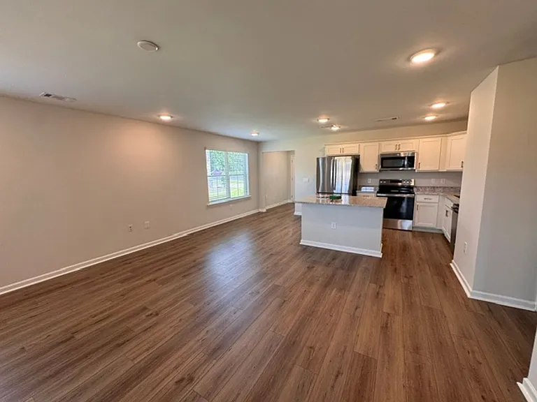 47 Coolidge Dr — Photo 7