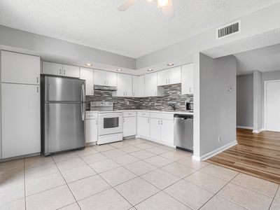 5100 Las Verdes Circle #207, Delray Beach, FL, 33484