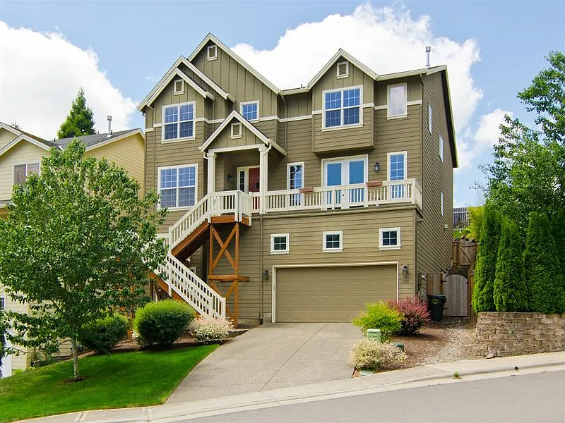 5651 NW Bannister Dr photo 1