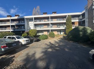 1051 SW 151st St #300, Seattle, WA 98166