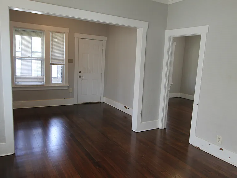 4714 S 19th St — Photo 2