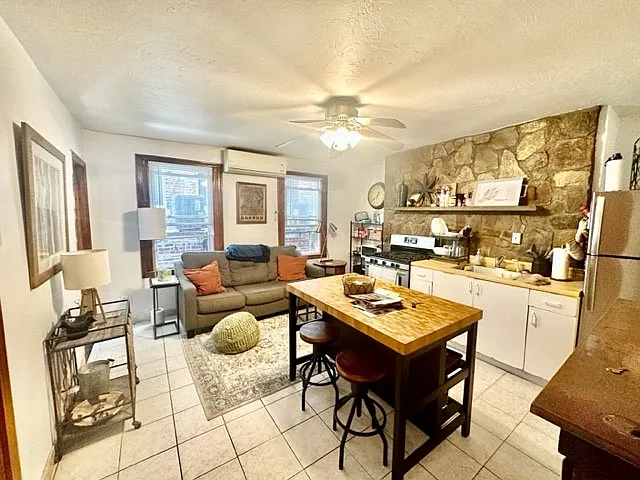 79 N Margin St #2 — Photo 4