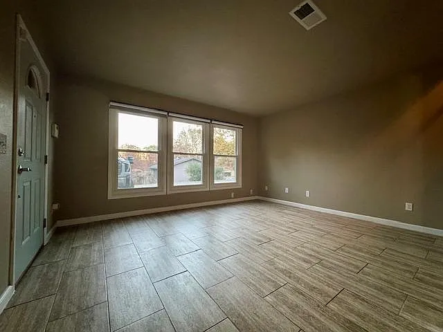 15 Nantucket Dr — Photo 4