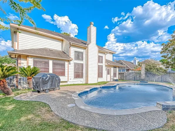 2015 Holly Glade Ln, Sugar Land, TX 77498