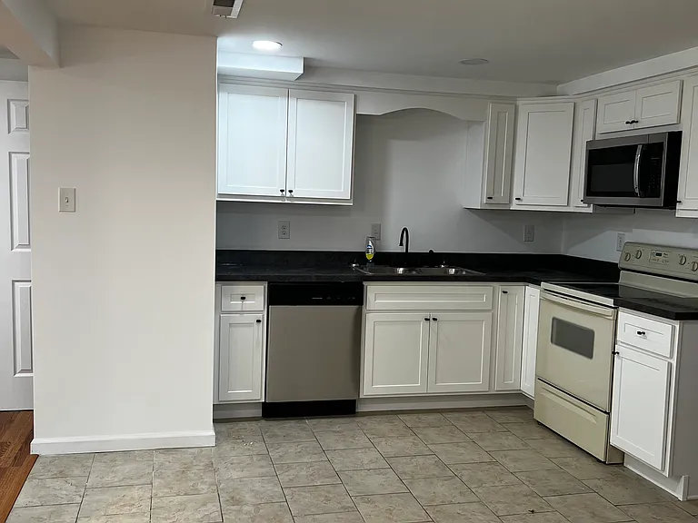 4432 Mockingbird Ln #B — Photo 2