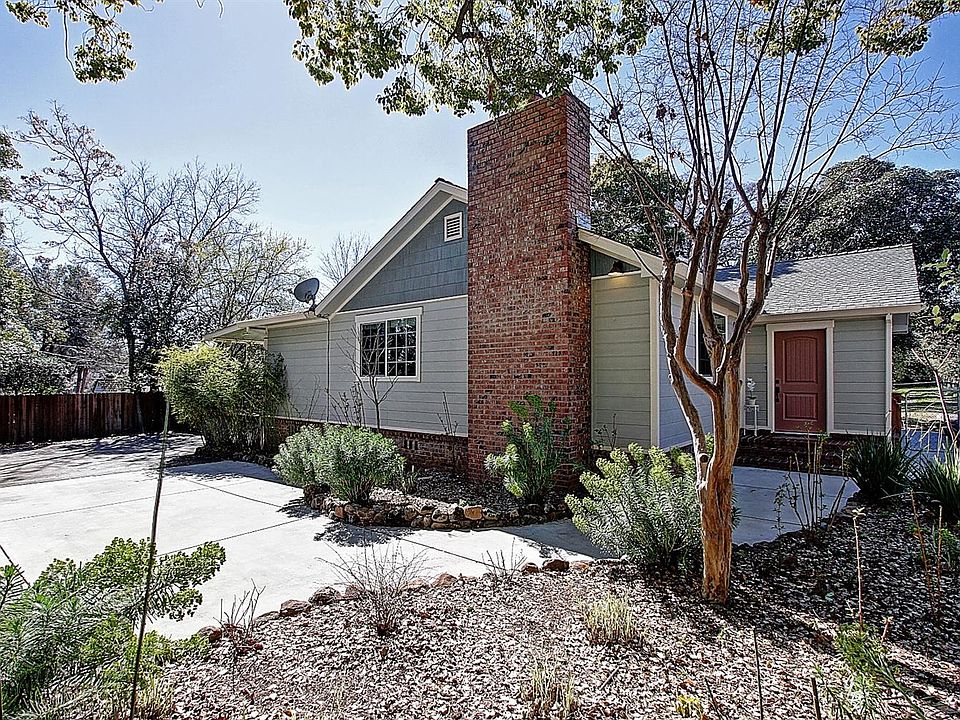 2nd image of 1385 Live Oak Ln