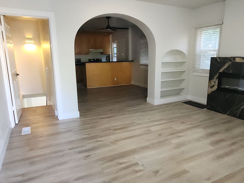 1st image of 554 S Elizabeth St #2