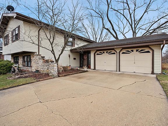 2nd image of 1425 Caldwell Ln