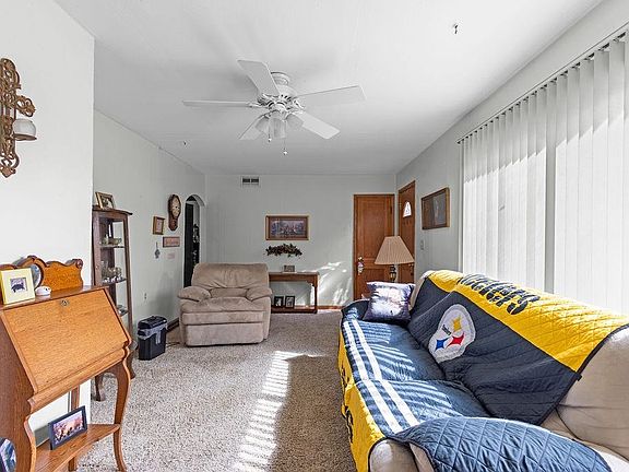 3rd image of 2204 6th St