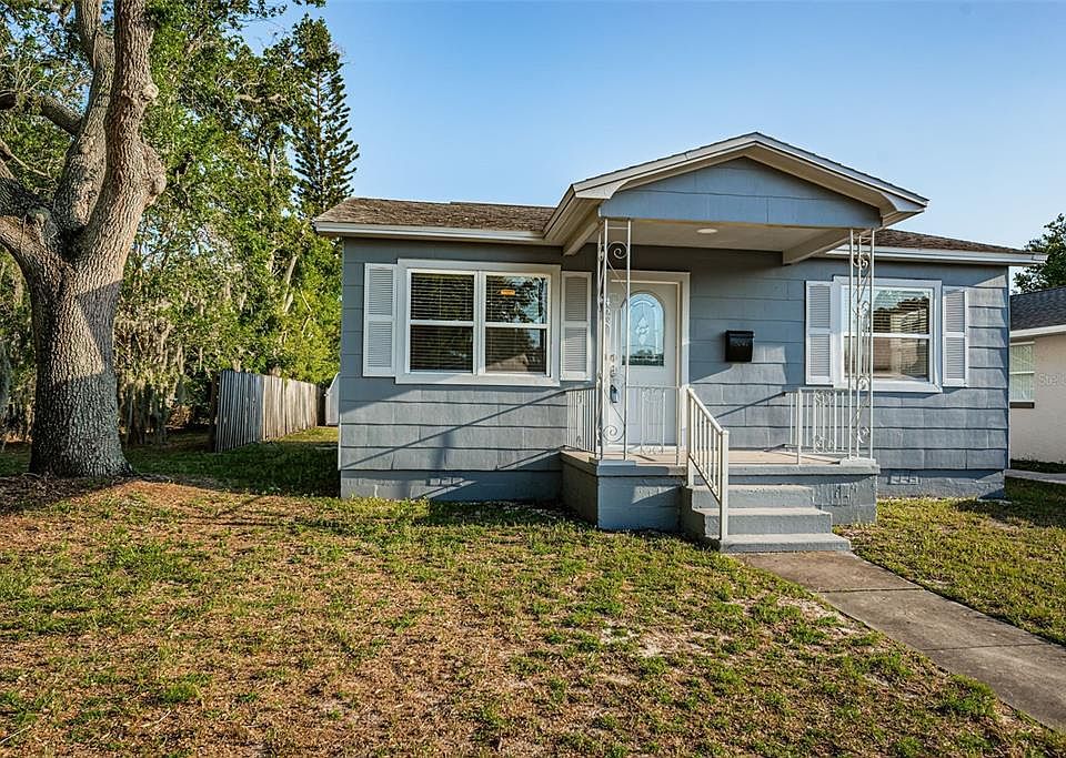 1st image of 428 44TH AVENUE N