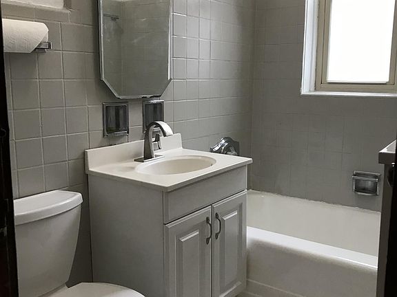 5th image of 1514 W Balmoral Ave #1