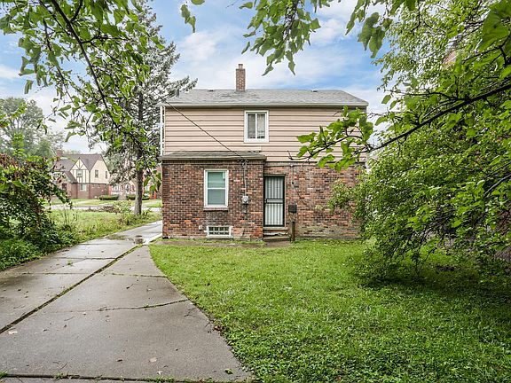 3rd image of 4374 Devonshire Rd