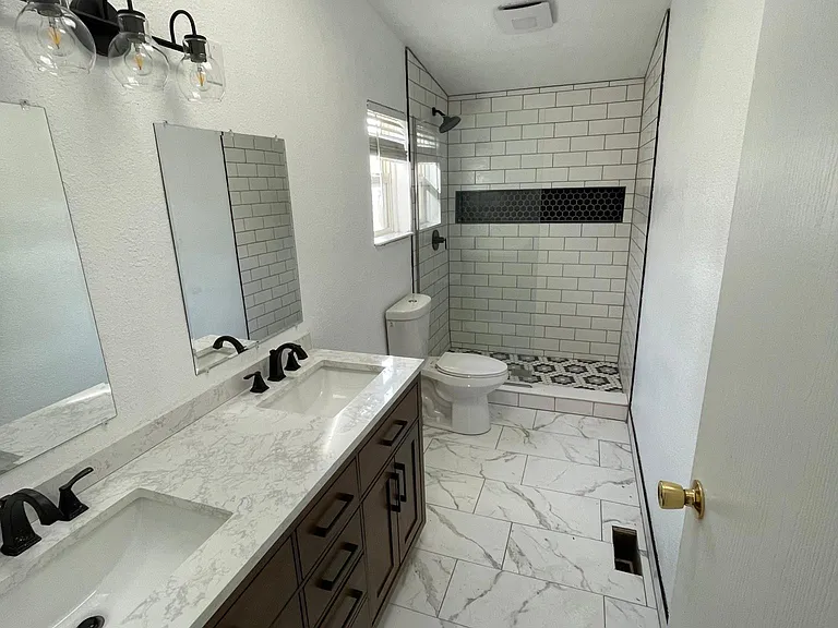 329 Apache Pl — Photo 3