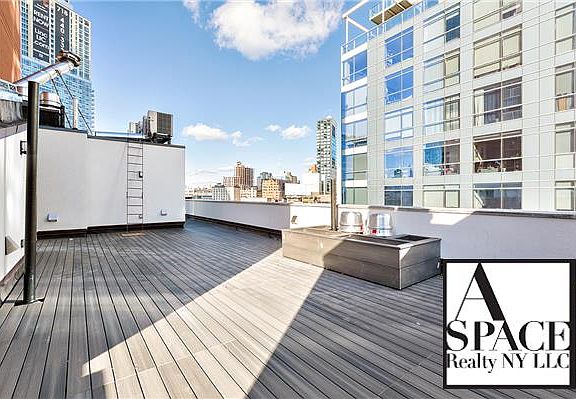 5th image of 2620 Jackson Ave APT 3C
