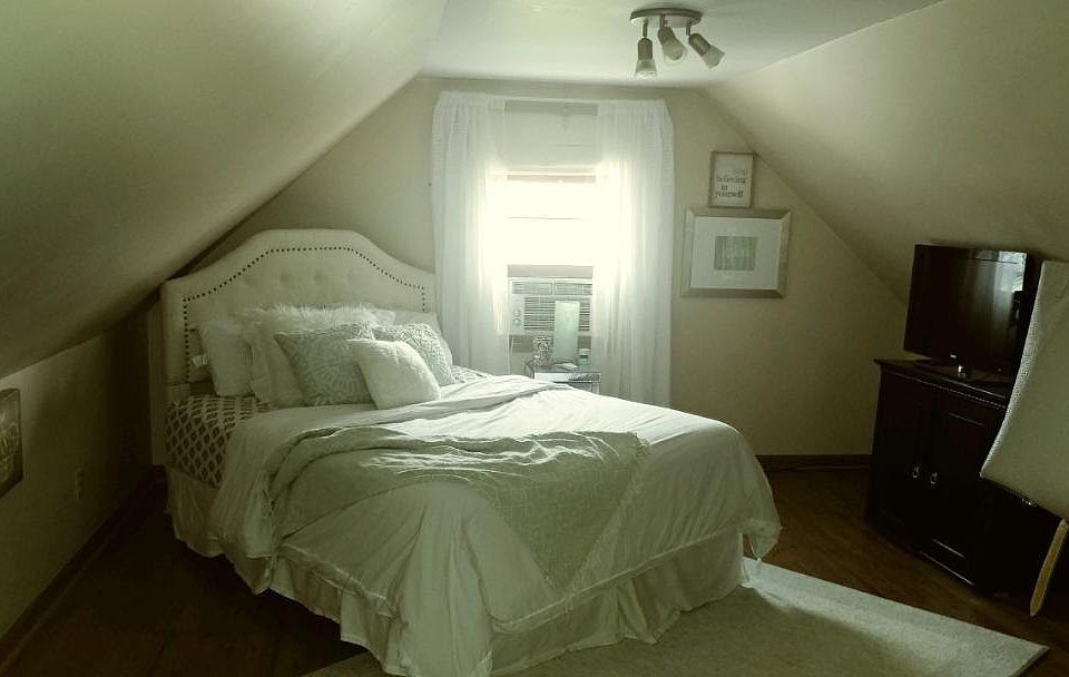 1st image of 270 Collins Ave