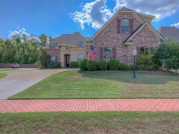 746 Dumaine Dr, Bossier City, LA 71111