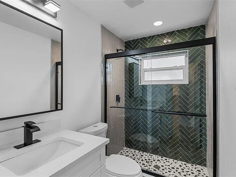 8201 Riverside Dr NE — Photo 13