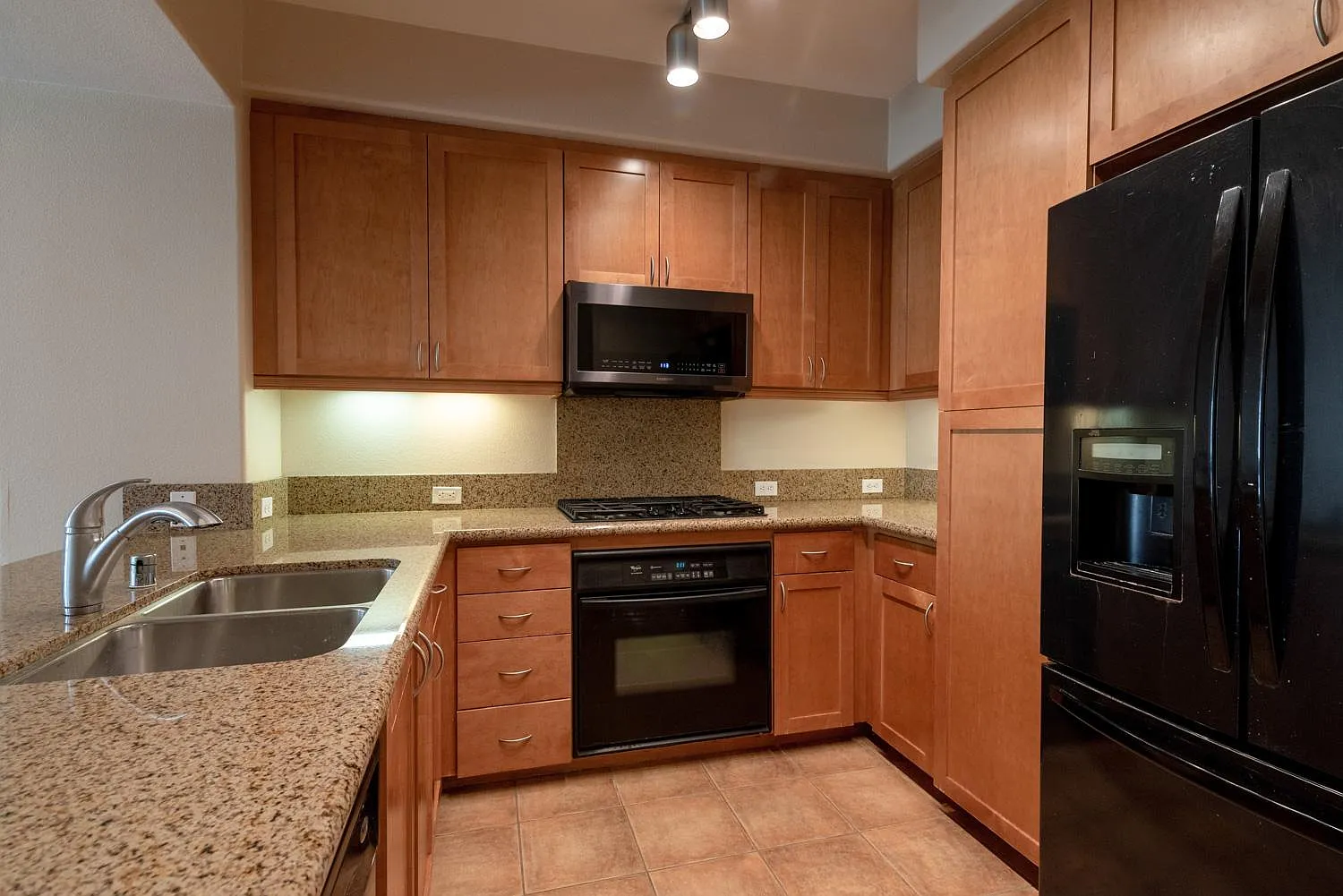 2 bed, 1300 sqft, $3,500 — Photo 4