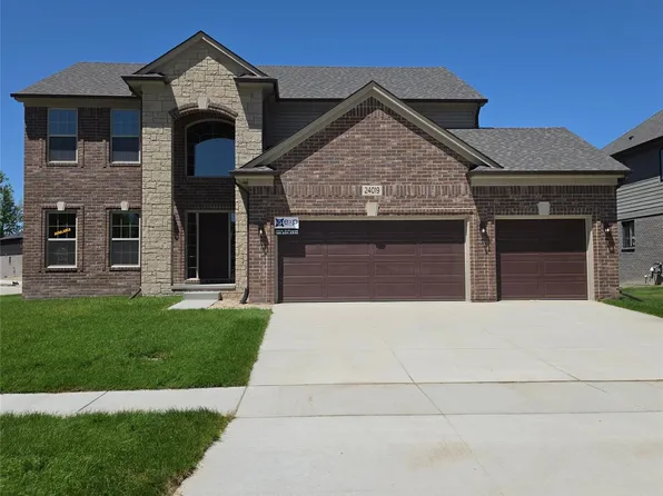 24019 Tullymore Dr, Macomb, MI 48042