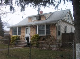 5 Nassau St, Islip Terrace, NY 11752
