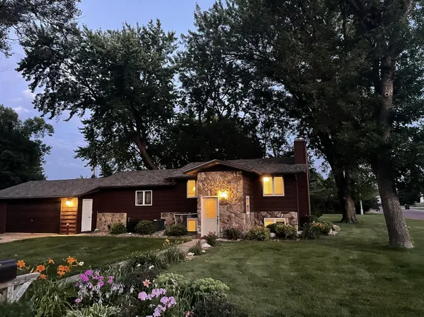 741 Greenwood Ave, Tracy, MN 56175