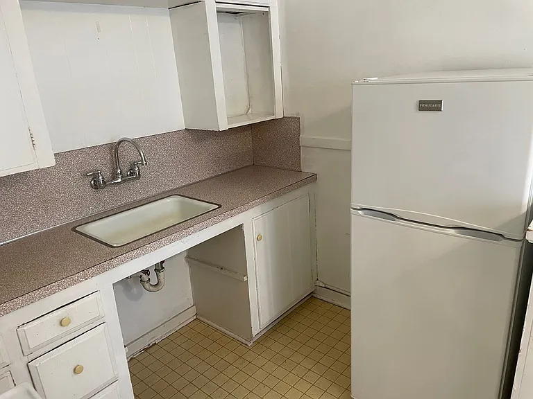 4235 Brooklyn Ave NE #202 — Photo 8