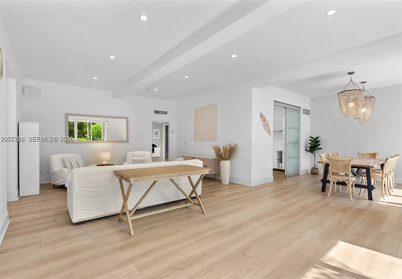 200 Ocean Lane Dr — Photo 4