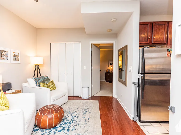 23 N Racine Ave #406 — Photo 4