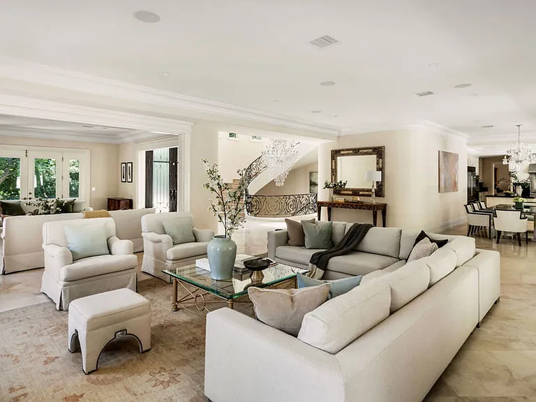 1350 Benedict Canyon Dr — Photo 4
