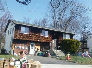 7 Stonehouse Dr, Spring Valley, NY 10977