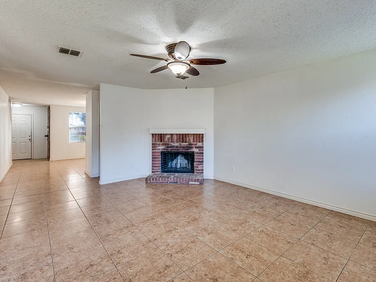 8402 Olivia Meadow Dr — Photo 3