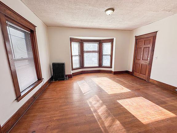 3rd image of 447 Wealthy St SE APT 7