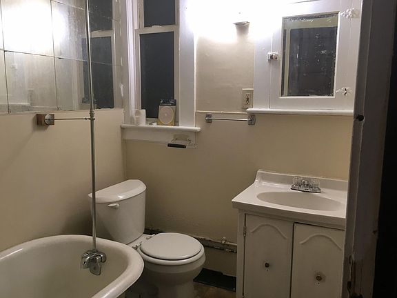 4th image of 23 Christie St APT 3