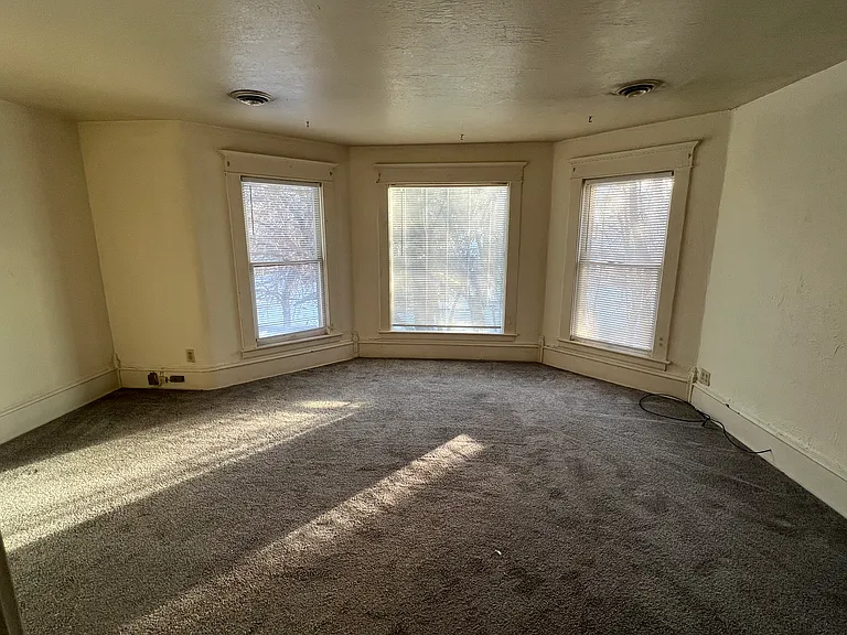 105 Yellowstone Ave #3 — Photo 3