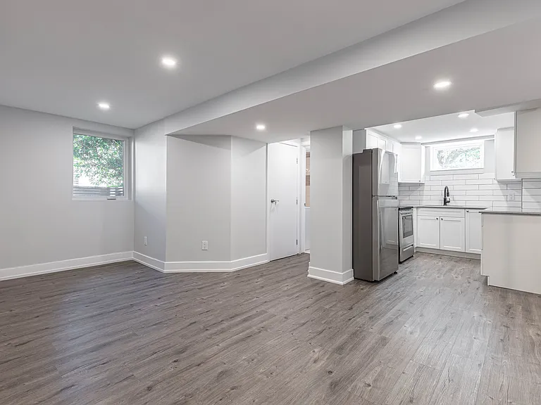 653 Eden Ave — Photo 5