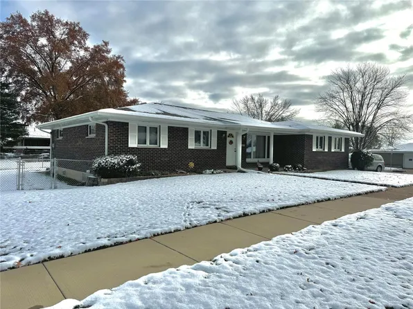 3422 Laura Ln, Saint Louis, MO 63125