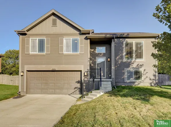 19606 R St, Omaha, NE 68135