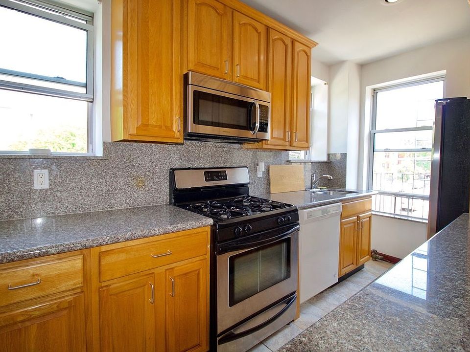 1st image of 383 Van Brunt St Floor 2