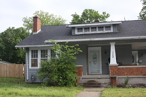 722 W Cherry St Photo 1