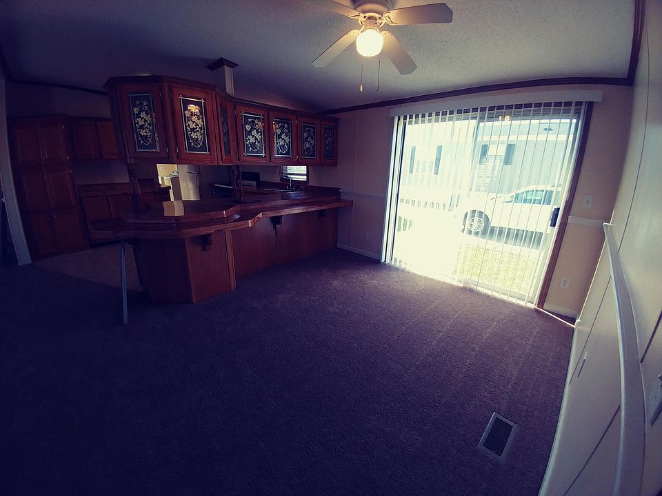 1st image of 412 Saddle Dr