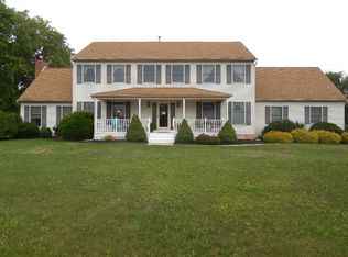 3 Queens Ct, Columbus, NJ 08022