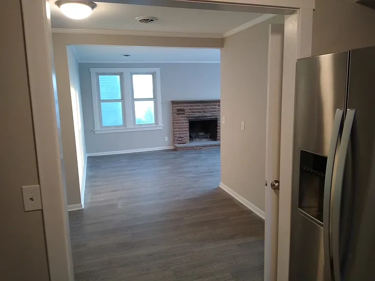 107 Burton St — Photo 9