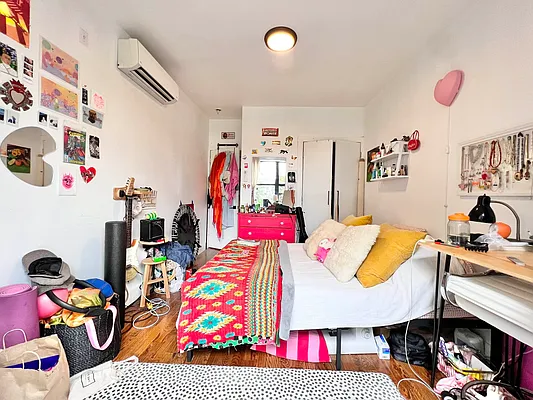 Rented by ERNY LLC | media 21