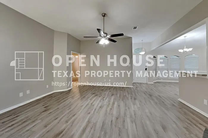 1115 Old Knoll Dr — Photo 3