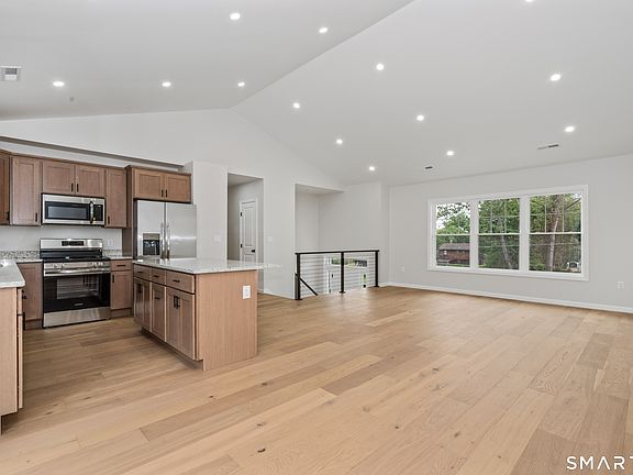 3rd image of 9 Washington Street