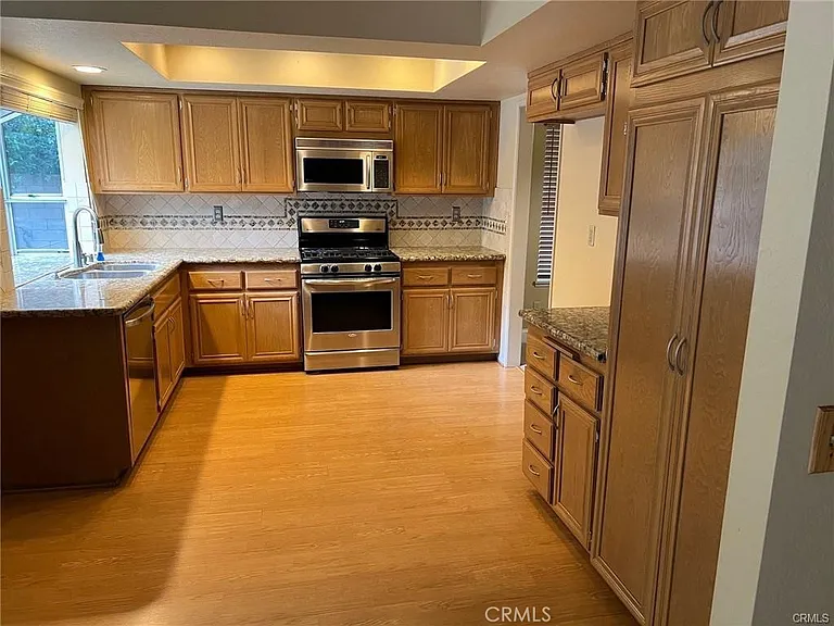 26055 Bancroft St — Photo 4