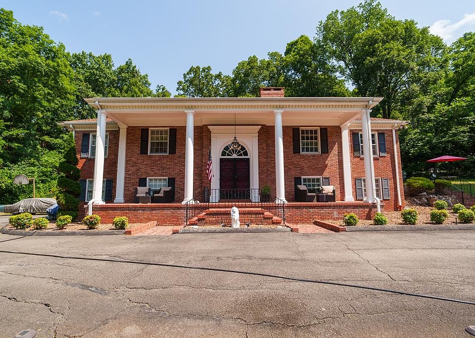 1st image of 423 Hillcrest Dr