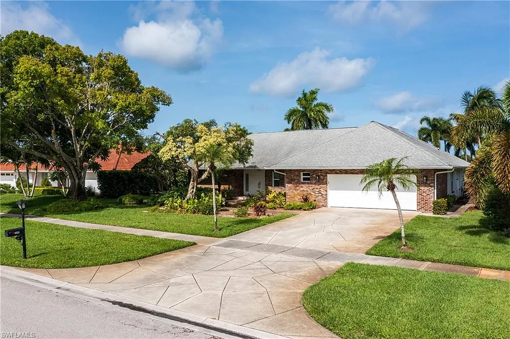 4 bed, 2.0 bath, 2103 sqft, $11,000 — Photo 2