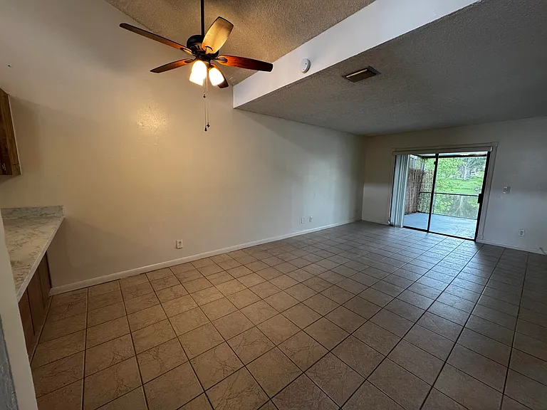 3831 SW 69th Ave — Photo 7